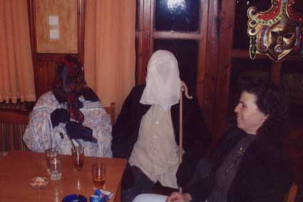 N_KALLIPEFKI_apokries